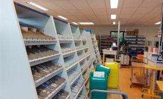 plus de 3000 références sont stockées, 8000 lignes ramassées quotidienneemnt