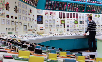 Vue de la salle de commandes de la centrale nucléaire de Fessenheim