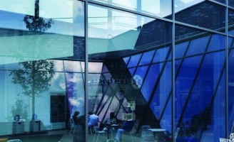Vitrage Bâtiment avec les produits du Groupe